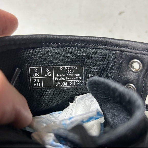 Dr. Martens Pascal Lace Up Boots Black Suede Outer Iridescent Foil Kids Girls 3Y - Picture 8 of 8